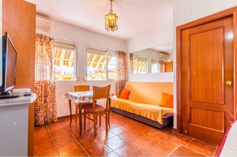 Estudio Con Vistas En Torremolinos Apartment Luaran gambar